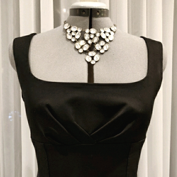 SOLD Dress - Picture 2 of 7